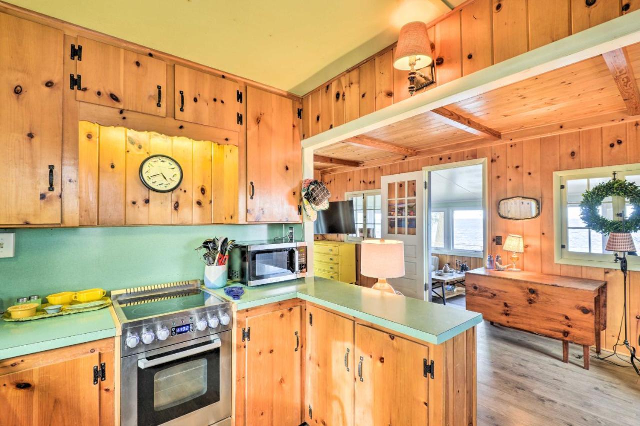 Henderson Harbor Cottage With Lake Access! Sackets Harbor Exterior foto